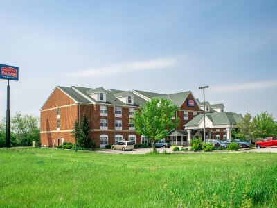 BlissPoint Inn & Suites Marion