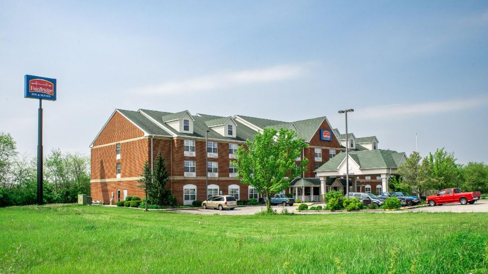 BlissPoint Inn & Suites Marion
