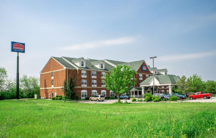 BlissPoint Inn & Suites Marion