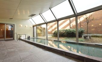 1. Hotel Se..
