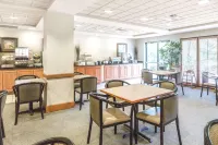 Wingate by Wyndham Tupelo - breakfast