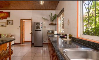 Effie’s Mountain View Villa (Gecko Villa)