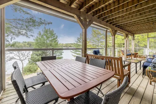 Muskoka Lakeshore Cottage Bliss - 3-Star