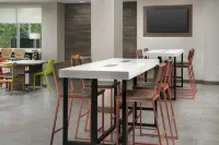 Home2 Suites by Hilton Miami Doral West Airport - breakfast