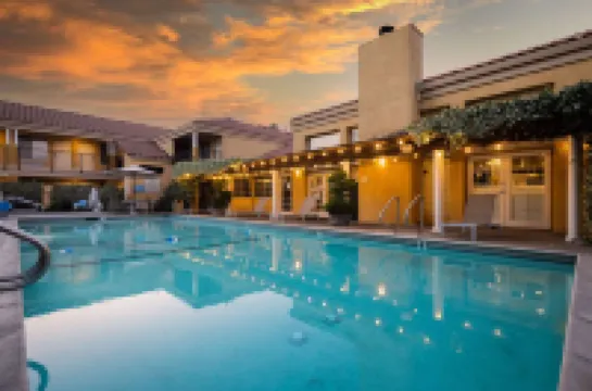 Best Western Plus Dixon Davis