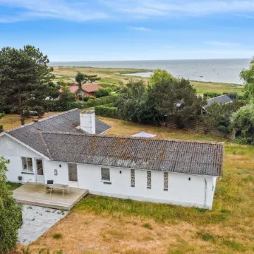 "Janna" - 75m from the Sea