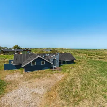 "Henri" - 500m from the Sea