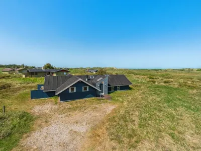 "Henri" - 500m from the Sea