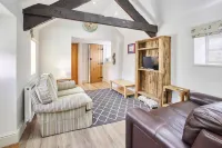 Host & Stay - Cote Hotels in Healey