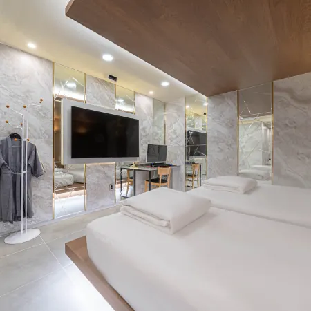 YTT Hotel