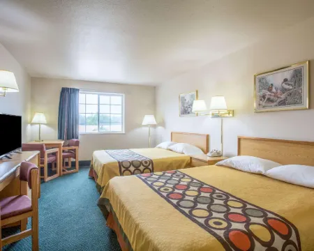 Super 8 by Wyndham Hamilton Hotels in Hamilton