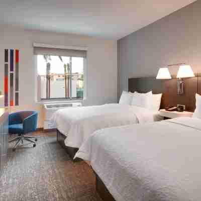 Hampton Inn & Suites Anaheim Rooms