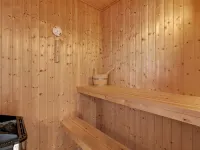 "Othinkarl" - 100m from the Sea - Hot Tub