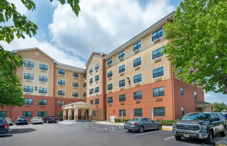 Extended Stay America Suites - Secaucus - Meadowlands Отели рядом со станцией Secaucus Junction