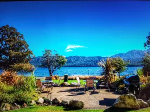 Fiordland Lakeview Motel and Apartments