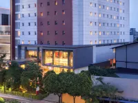 Ibis Surabaya Basuki Rahmat (Opening December 2013) Hoteles en Genteng