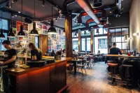 St Christopher's Amsterdam - The Winston - ที่มีบาร์