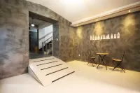 Iksan Sopung - Motels