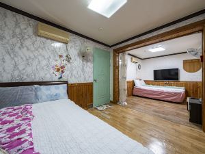 Boryeong (Daecheon) Hayan Motel