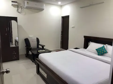 Sri Kamakshi Bhavan