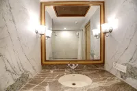 Leo Fort Hotel