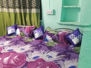 Bhavyam HomeStay &Cafe BackPackers ko