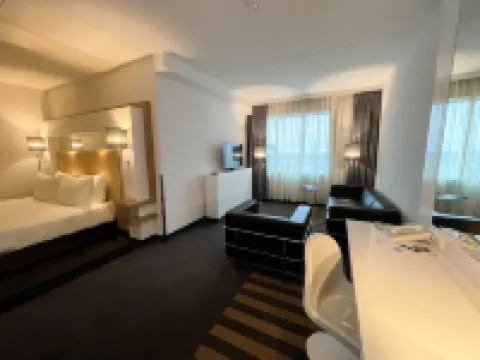 โรงแรมเวสต์คอร์ด WTC ลอยวาร์เดน