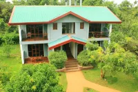Sinhagiri Villa - parking