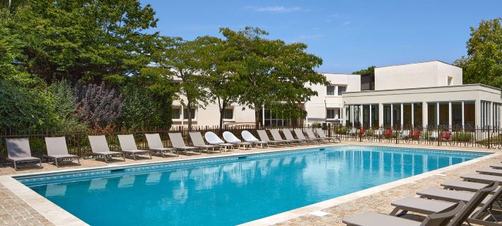 Hotel Les Nomades โรงแรมในโบน