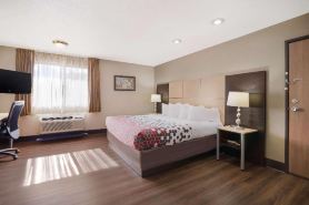 Econo Lodge Grand Forks
