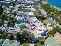 Flora Hotel Hotels near شاطئ جامبيت