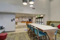 Hampton Inn & Suites Pittsburgh New Stanton Hotels in Hempfield Township