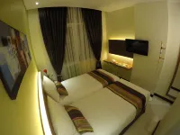 Biz Boulevard Hotel Hotels in Wenang
