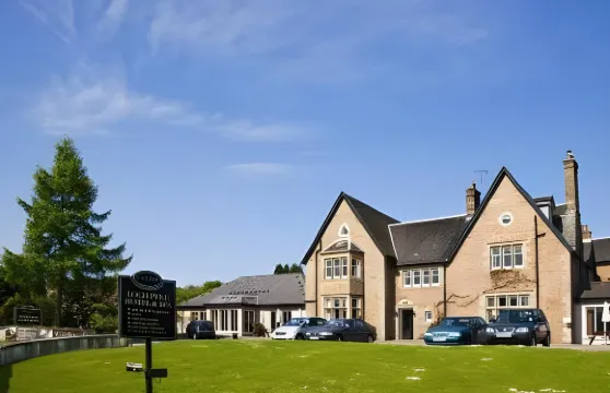 洛奇費恩温泉酒店