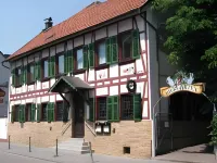 Gasthaus Zum Löwen Hotel berhampiran Frankfurt Nied Railway Station