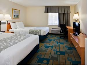 La Quinta Inn & Suites by Wyndham Tampa Fairgrounds - Casino