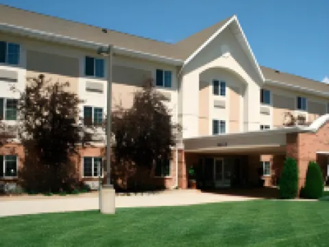 Days Inn & Suites by Wyndham Green Bay WI. Hotel di 