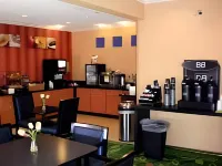 Fairfield Inn & Suites Kansas City Lee's Summit - breakfast