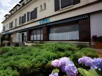 Le Relais de la Route Bleue Hotels in Neuilly-le-Réal