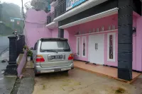 RedDoorz Syariah Near Telaga Warna Dieng