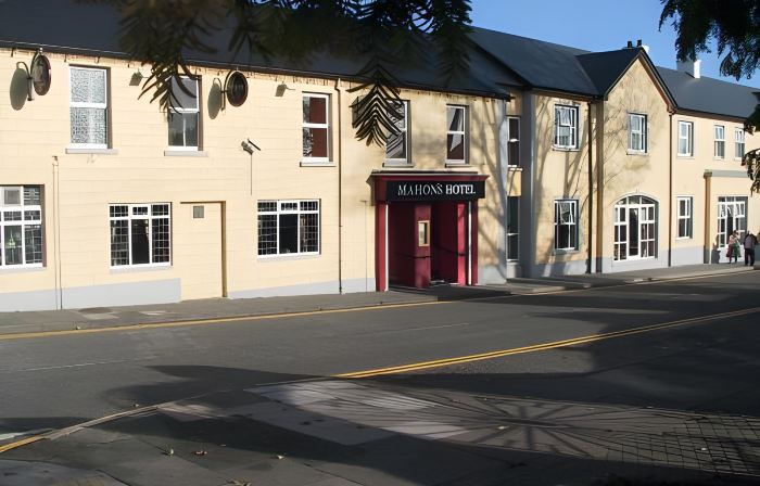 Mahon's Hotel