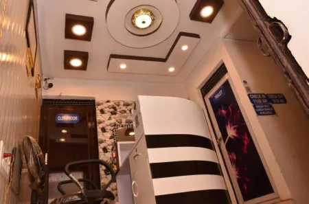 Goroomgo Comfort Hostel Charbagh Lucknow Отели рядом со станцией Charbagh Railway Station