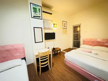 The Explorers Guesthouse and Hostel