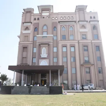 Geeta Sarovar Portico, Panipat Отели в г. Панипат