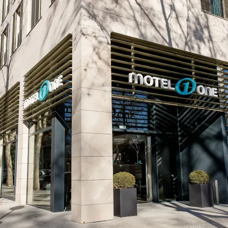 Motel One Barcelona-Ciutadella Отели рядом с достопримечательностью «Барселонета»