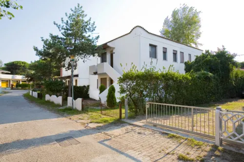 Relax in Our Flat with Garden by the Beach - 3-Star