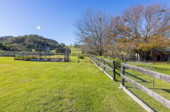 Moraea Farm, Berry - by Linnaeus Collection (Previously Far Meadow Cottage)