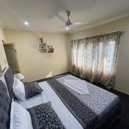 Khawabgah by "The Khayabaan" - Airconditioned 2BHK Apartment in City Centre 3.5 km from Dallake