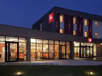 Hôtel ibis Beauvais Aeroport Hôtels à proximité de : Auchan Hypermarché BEAUVAIS