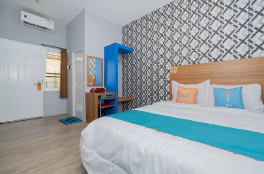 Sans WM Hotel Blitar